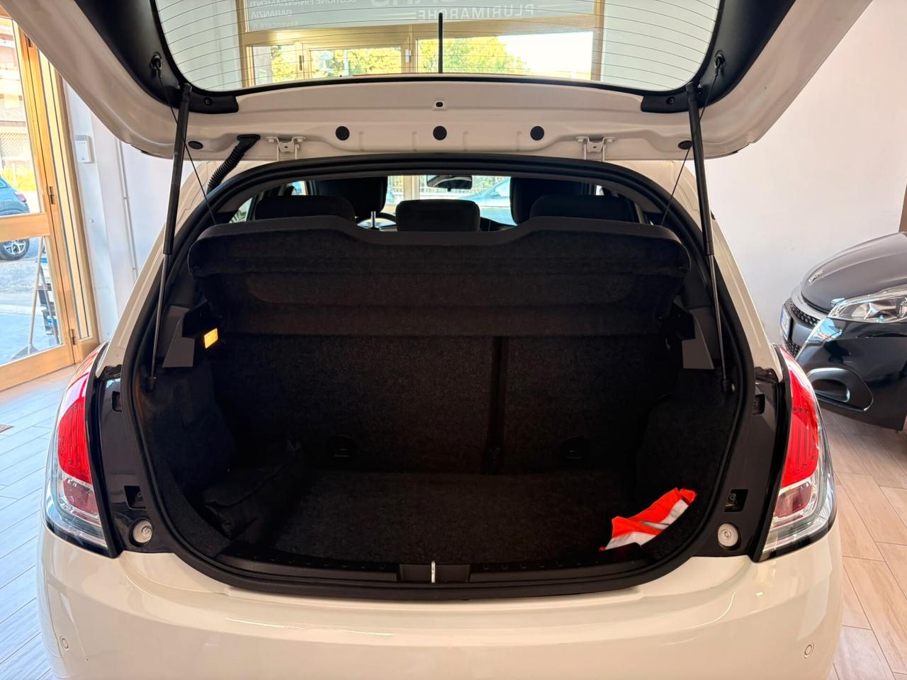 Lancia Ypsilon 1.2 69 CV 5 porte GPL Ecochic Gold