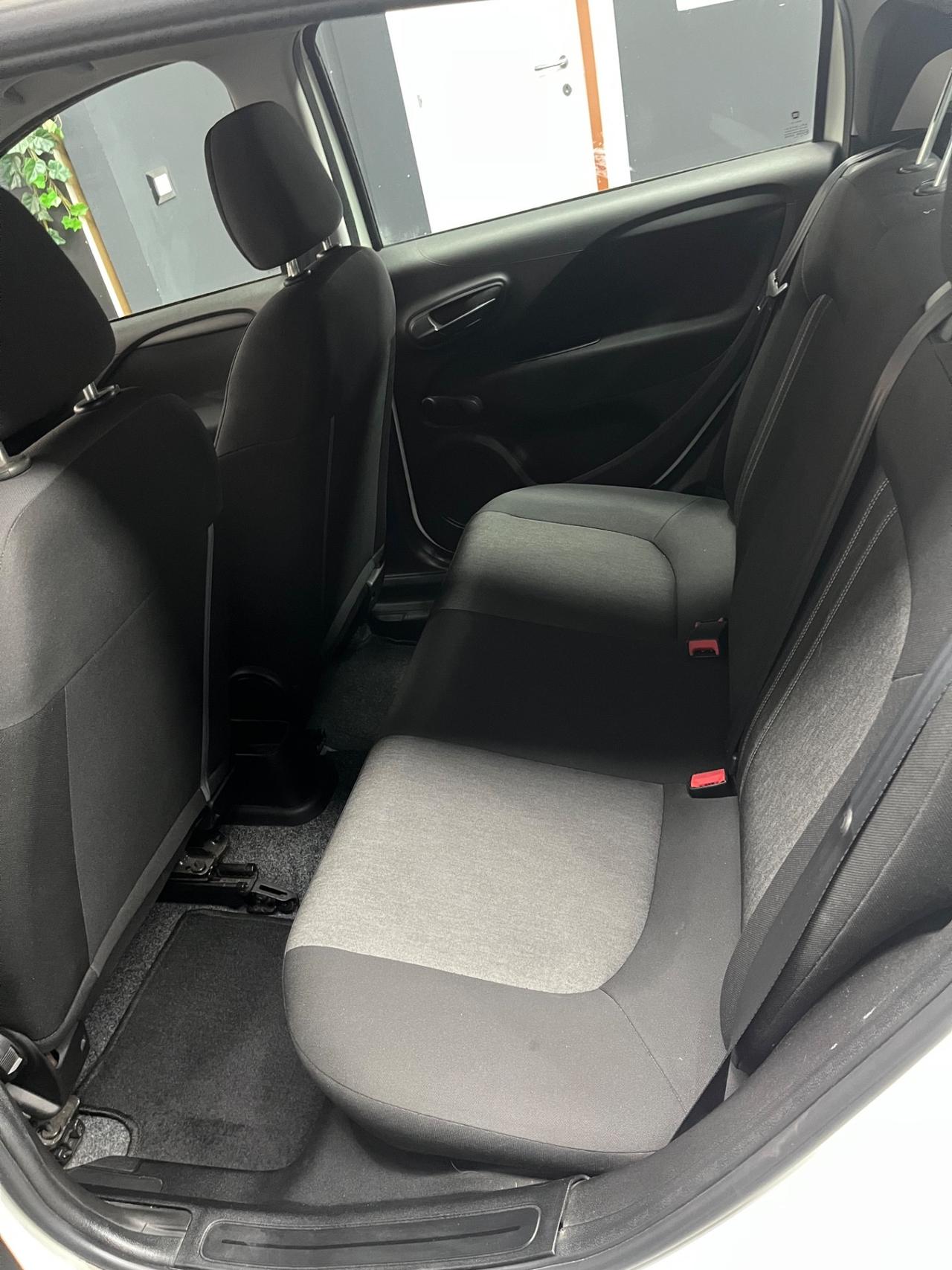 FIAT PUNTO 1.4 Benzina/Metano 70 CV – 2016 – 178.000 km