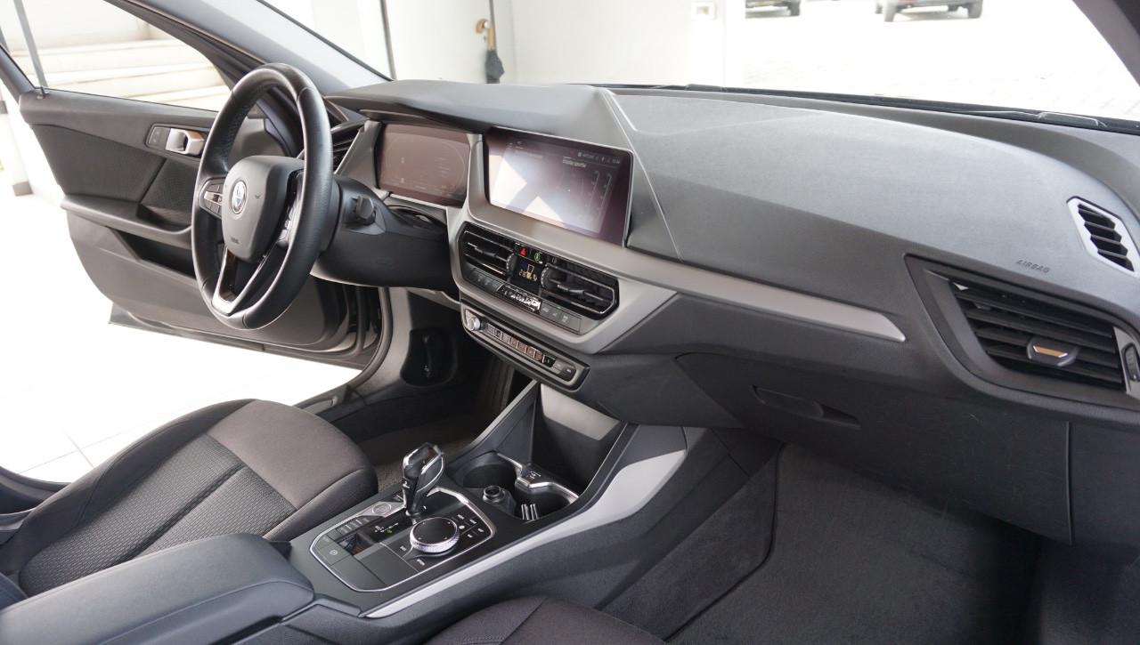 BMW 118 i Business Advantage 140cv auto