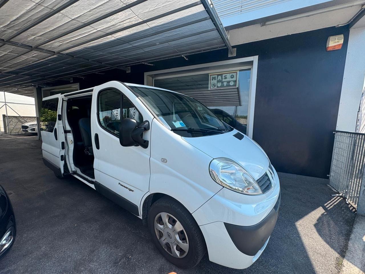 RENAULT TRAFIC 8 POSTI