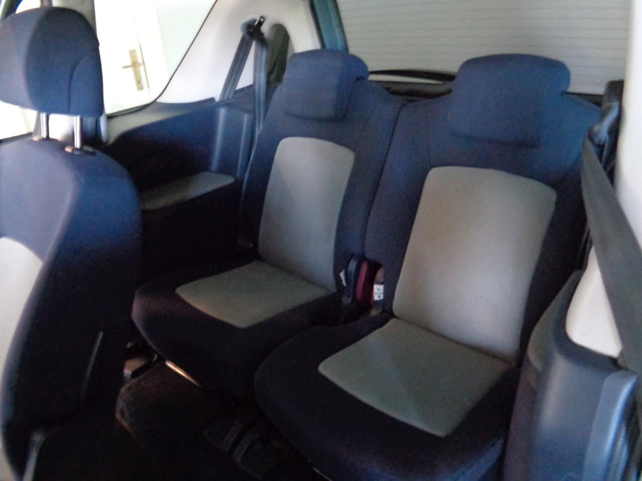 Peugeot 1007 1.4 Happy