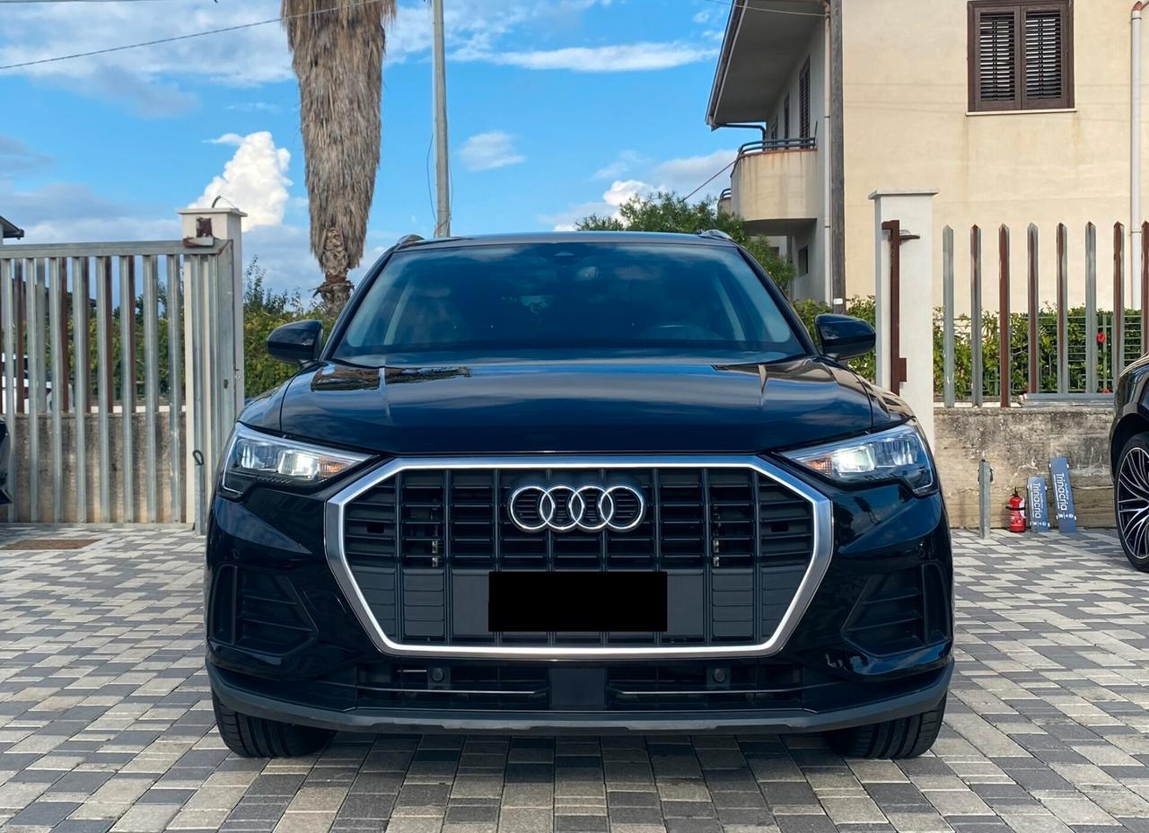 Audi Q3 Business 2.0 TDI 150CV s-tronic 35