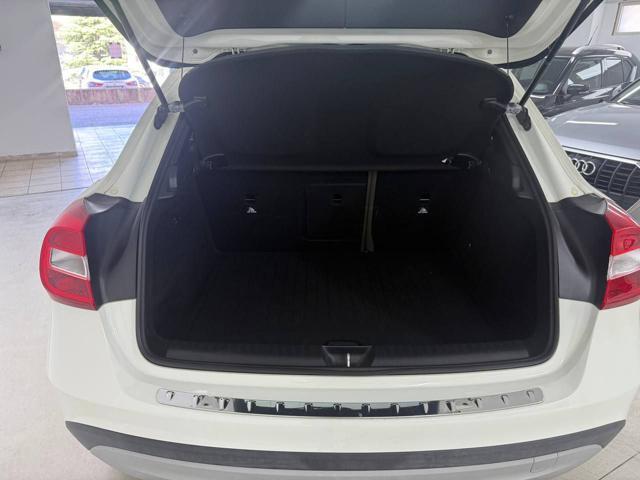 MERCEDES-BENZ GLA 180 d Automatic Premium