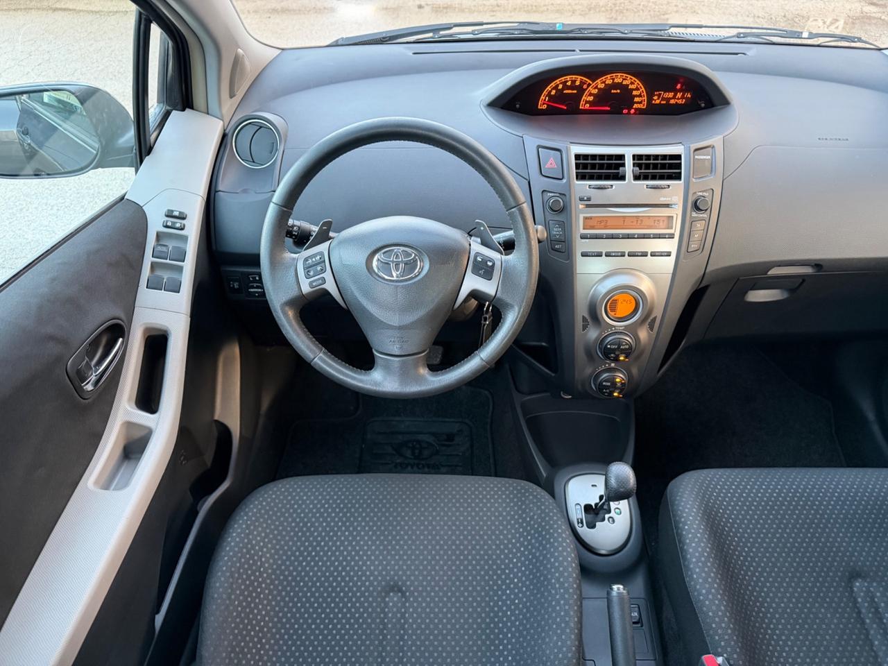 Toyota Yaris 1.4 D-4D 90 cv 2011 Automatica