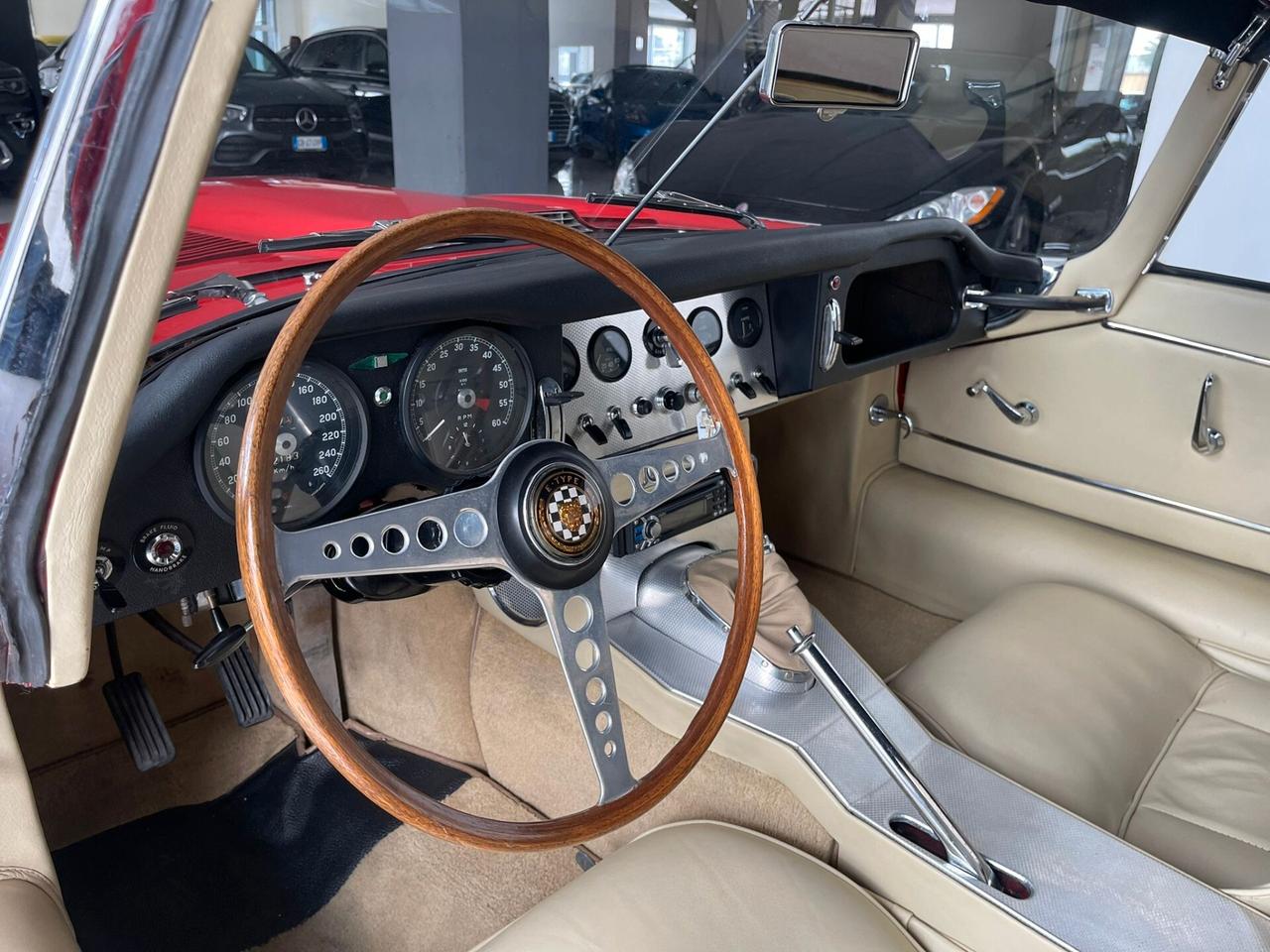 Jaguar E-Type Cabrio da 265 Cv