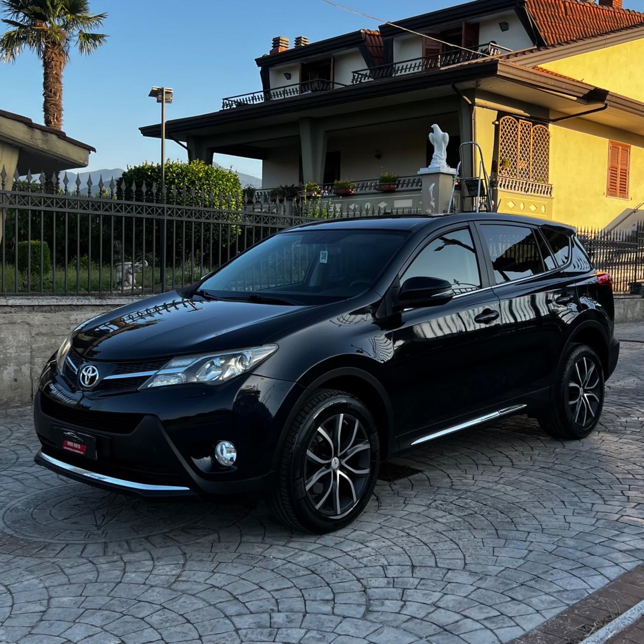 Toyota RAV 4 RAV4 2.0 D-4D 4WD Lounge, UNICO PROPRIETARIO, KM CERTIFICATI TOYOTA