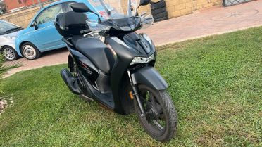 Honda SH 150 SPORT