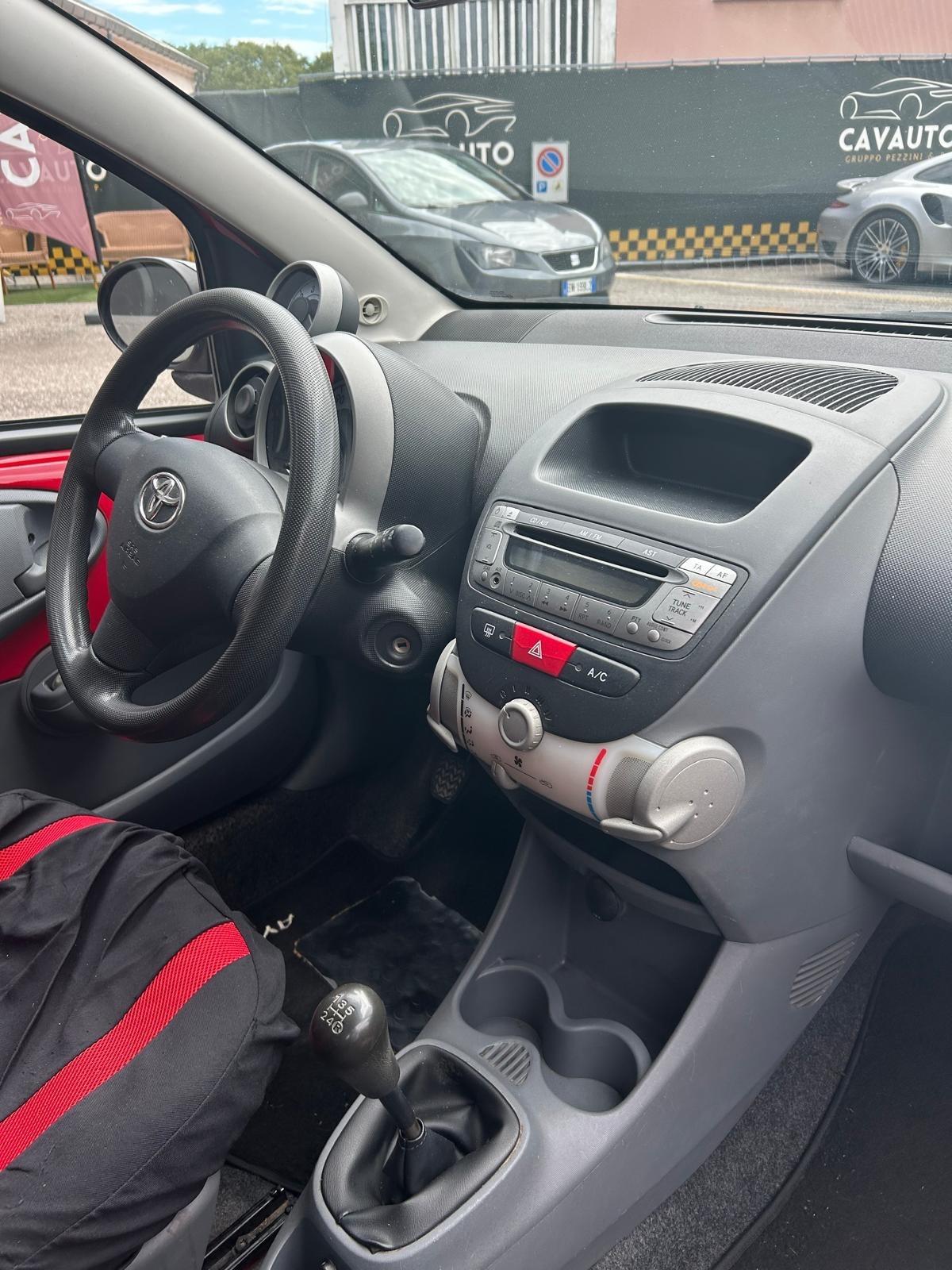 Toyota Aygo 1.4 turbodiesel 5 porte Sol