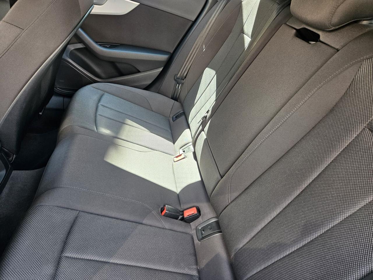 Audi A4 Avant 40 TDI MHEV quattro S tronic 204 CV