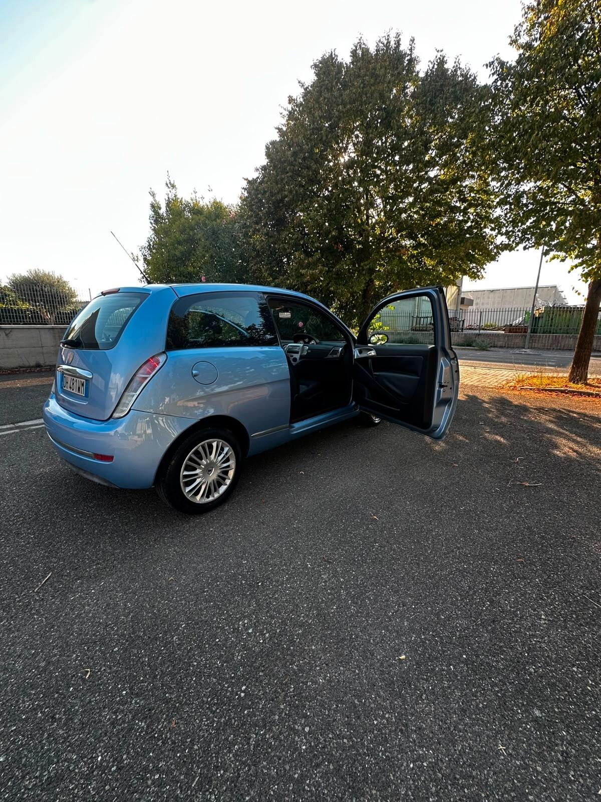Lancia Ypsilon 1.2 SOLAMENTE 60.000 KM