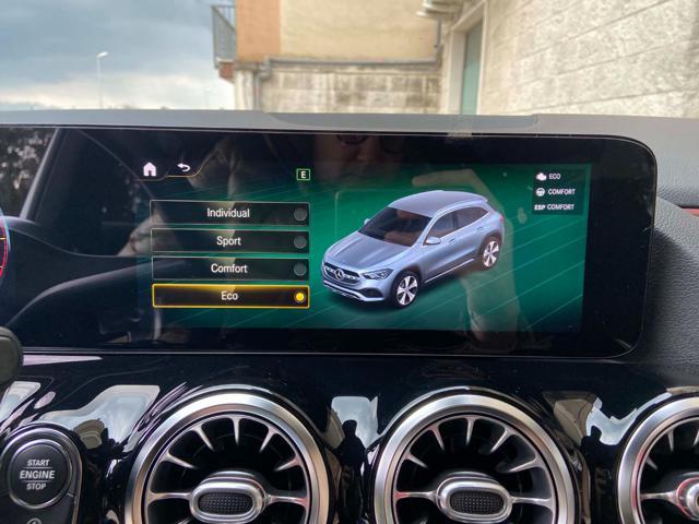 MERCEDES-BENZ GLA 200 d Automatic Premium Amg PACK NIGHT