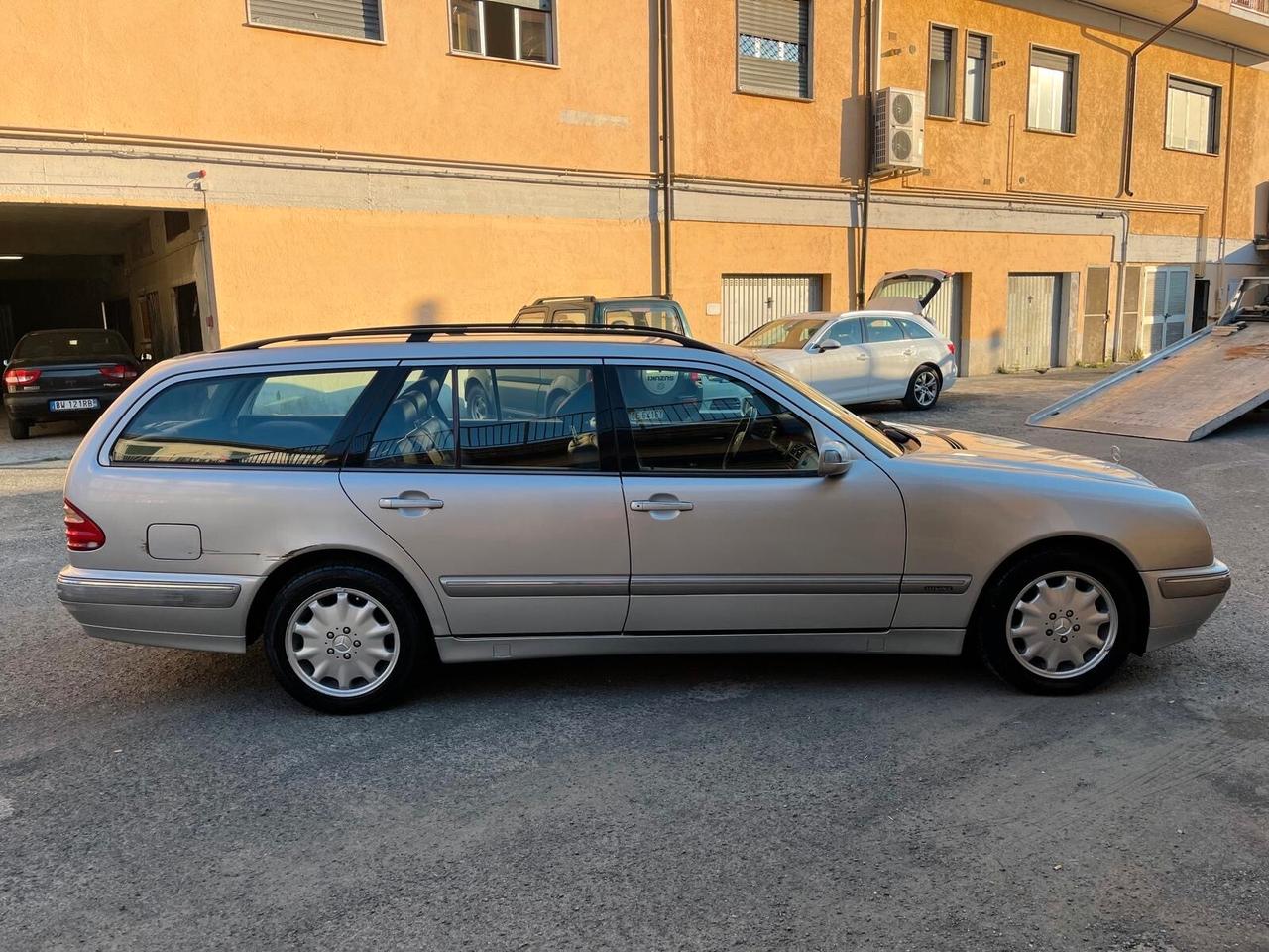 Mercedes-benz E 200 cat Station Wagon Avantgarde