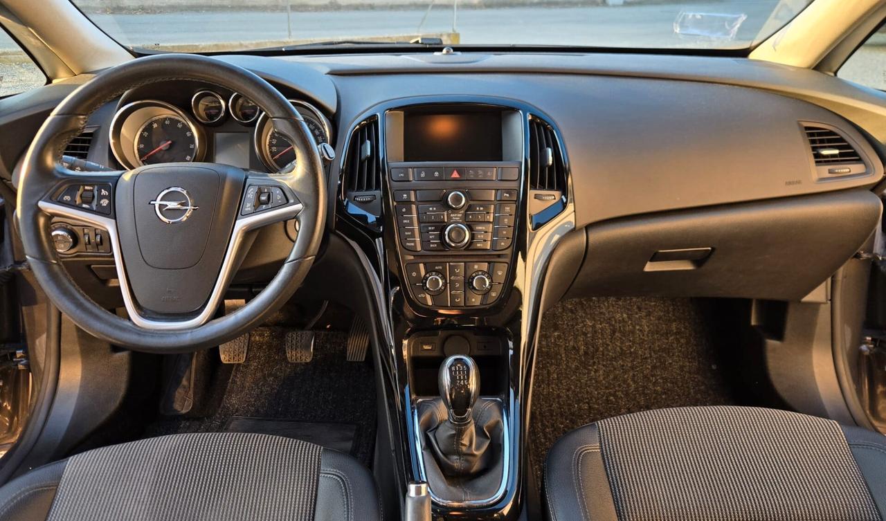 Opel Astra 1.4 Turbo Sports Tourer GPL Cosmo