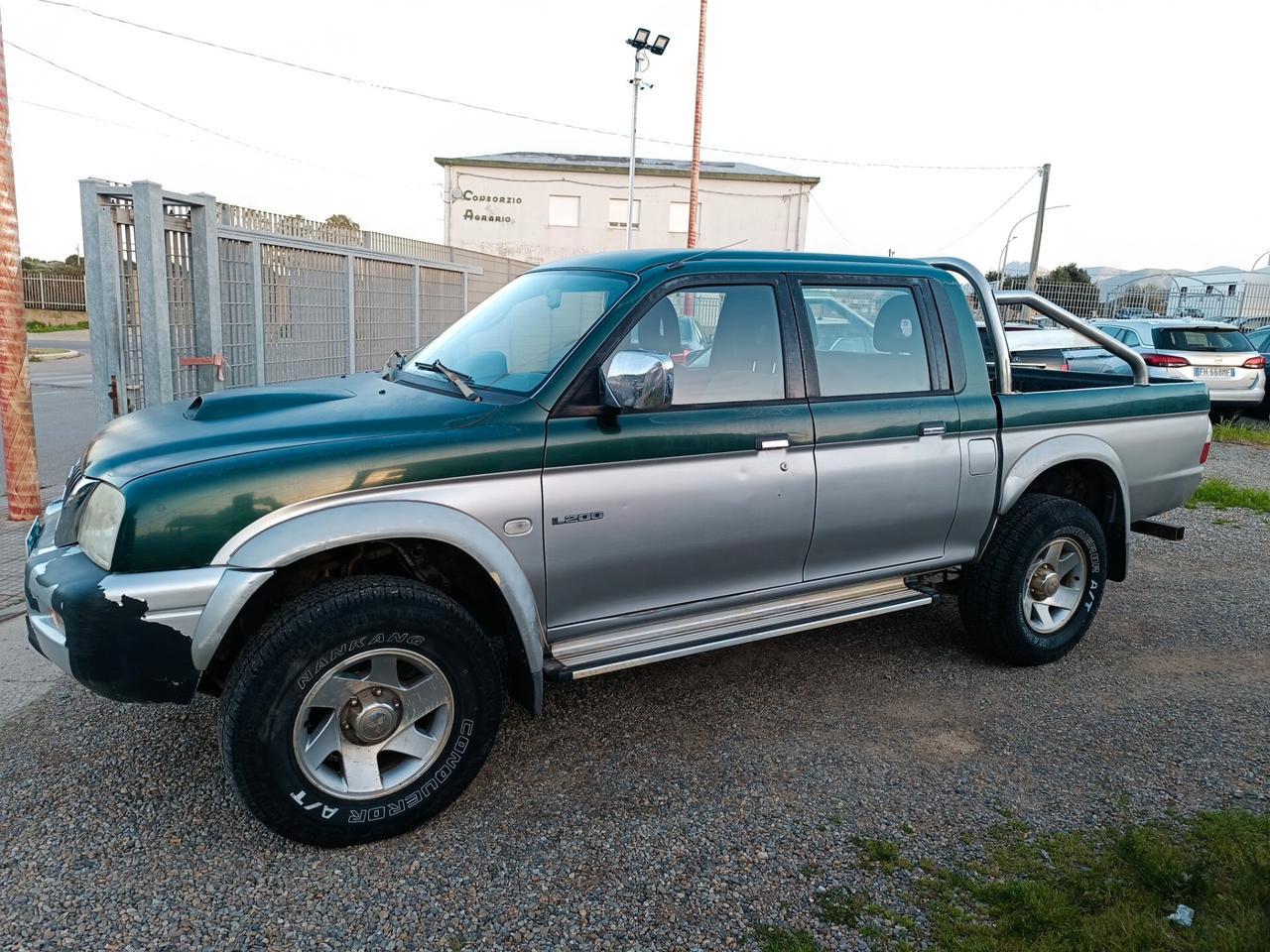 Mitsubishi L200 2.5 TDI 4WD Double Cab Pick-up GLS