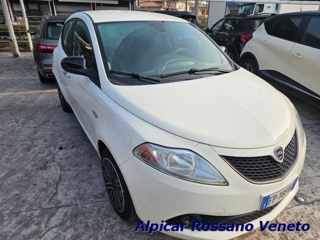 LANCIA Ypsilon 1.2 69 CV 5 porte GPL Ecochic Gold