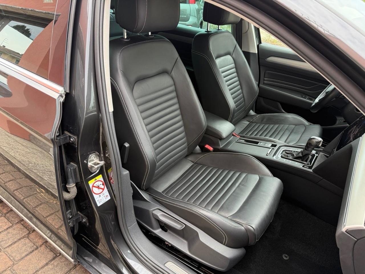 VW Passat 2.0 TDI SCR DSG Executive/PELLE/UNIPRO
