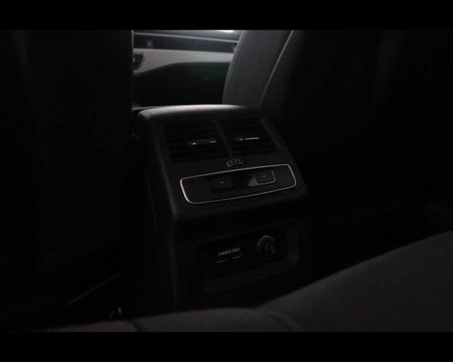 AUDI A4 Avant 35 TFSI S tronic S line edition