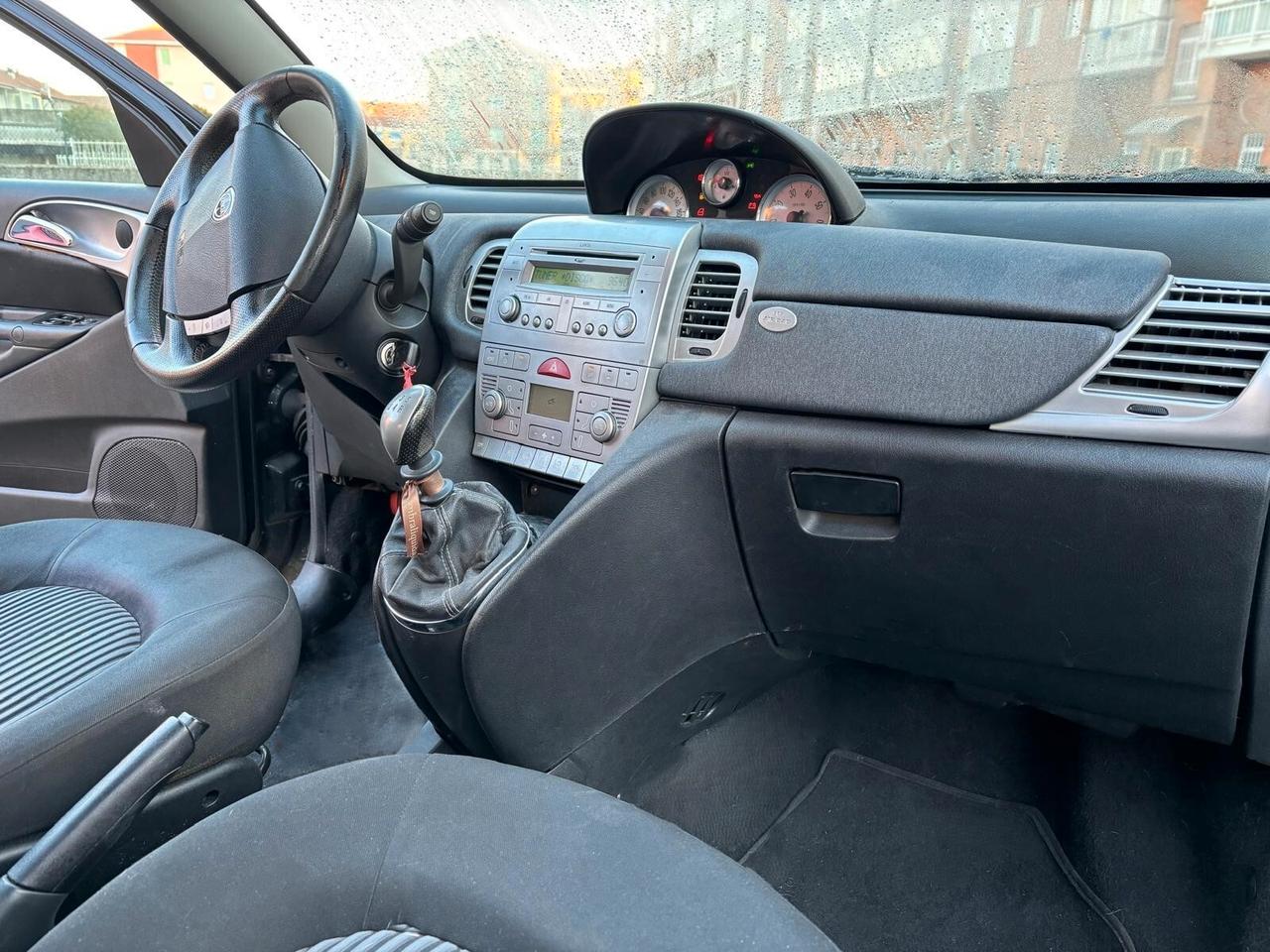 Lancia Ypsilon 1.2 Platino