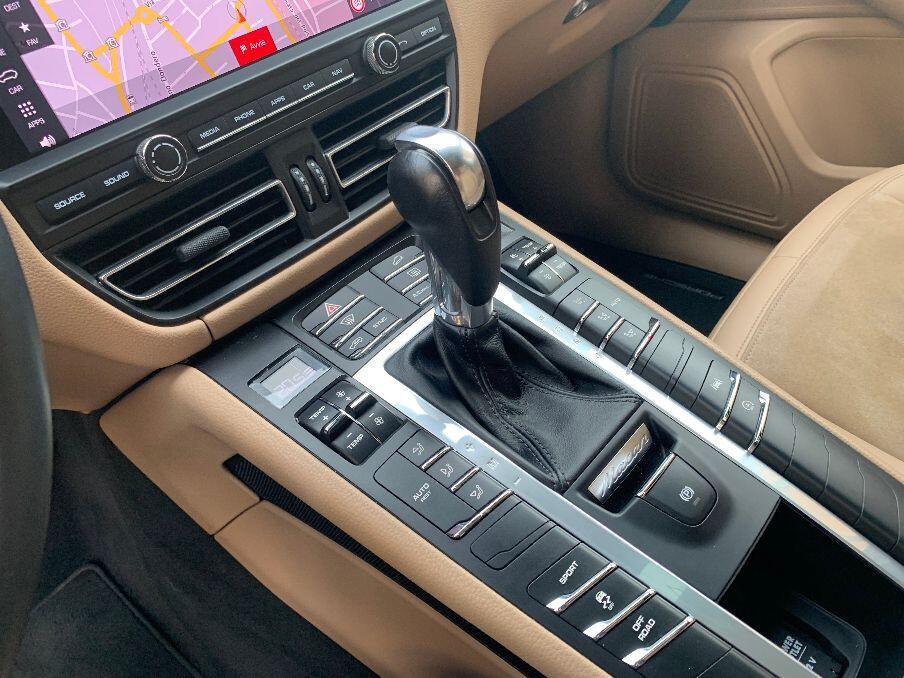 Porsche Macan 2.0 -IVA ESPOSTA