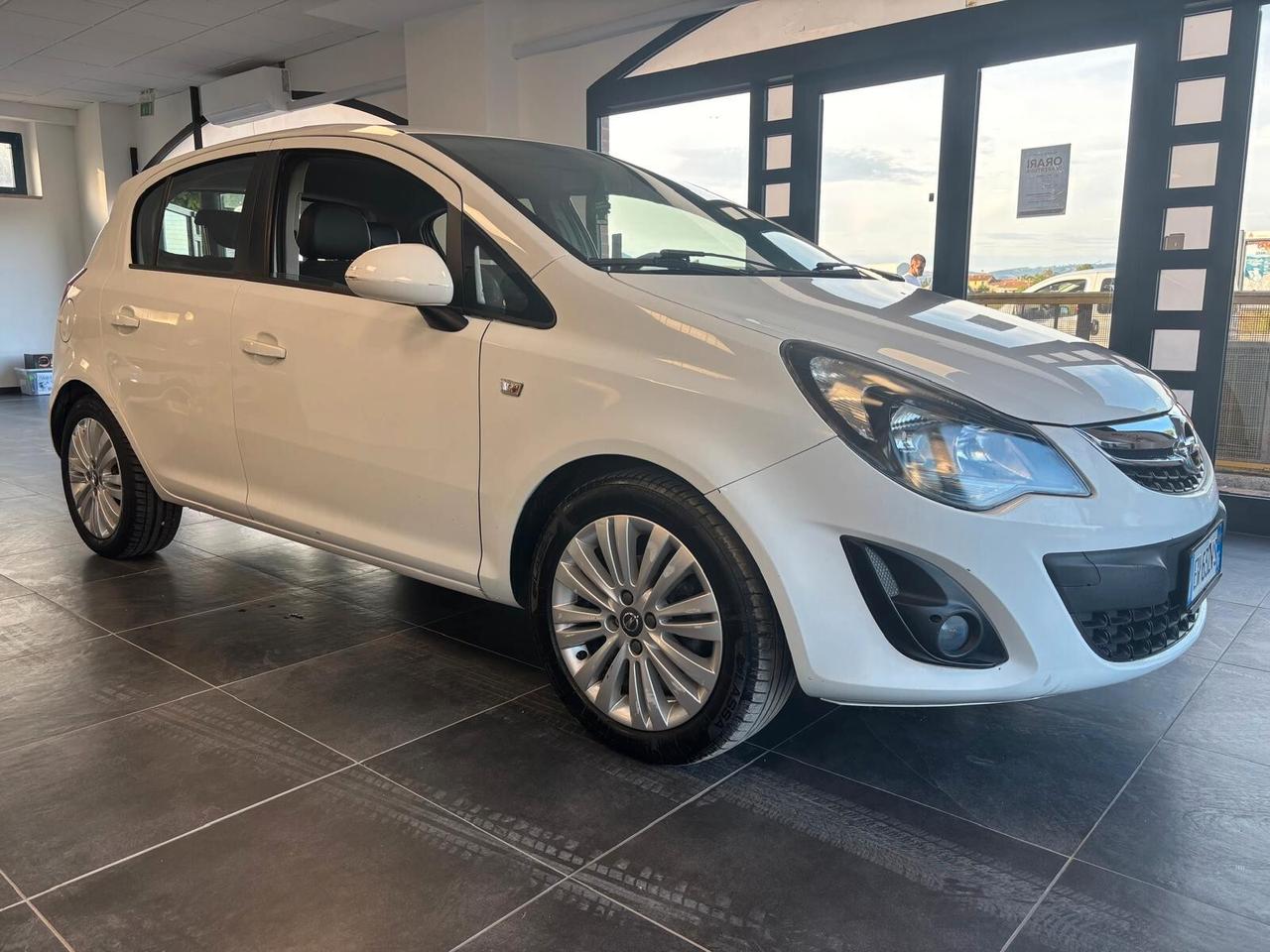 OPEL CORSA ANNO 2014BZ GPL ADATTA NEOPATENTATI KM 200 MILA