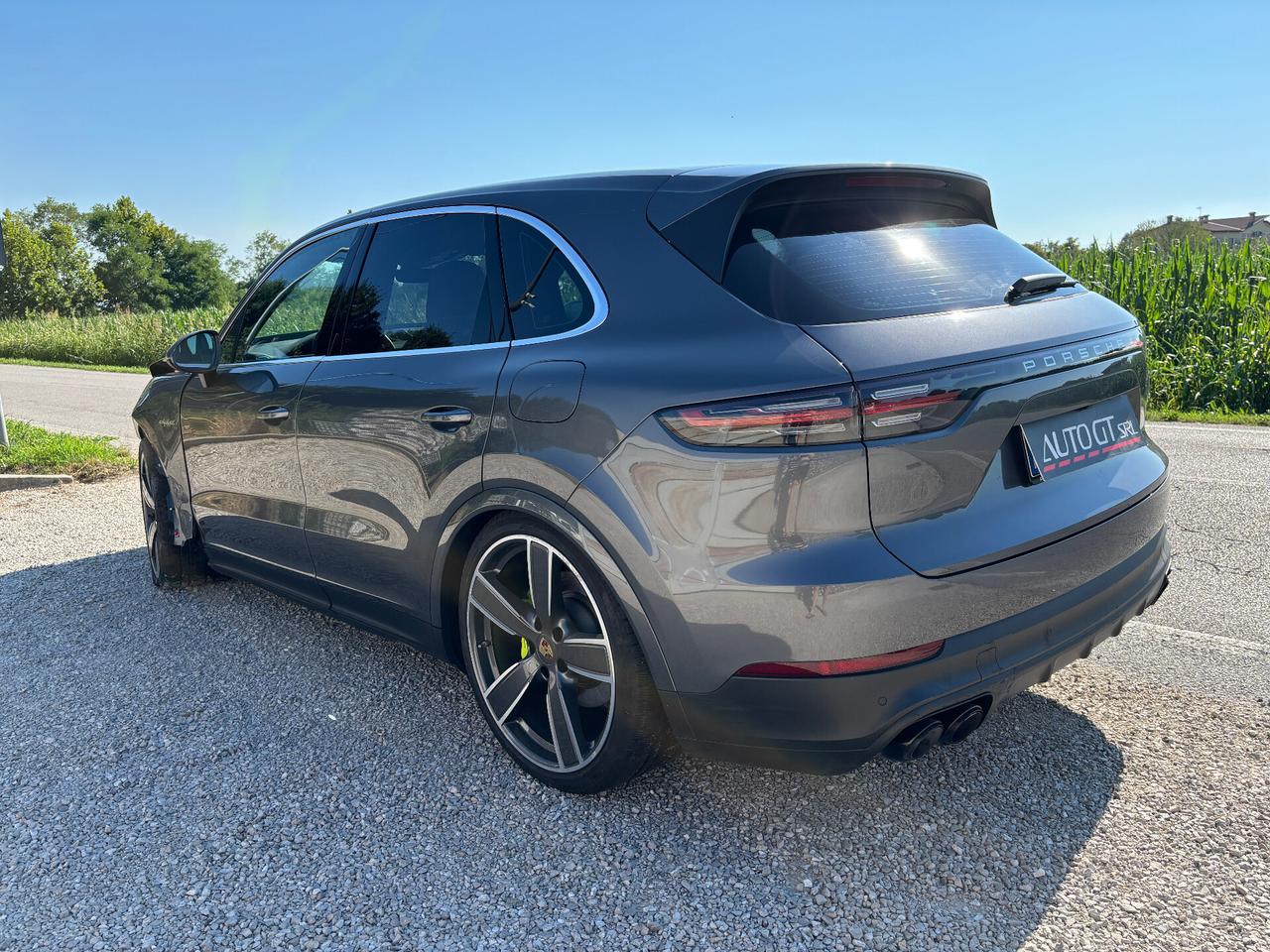 Porsche Cayenne 3.0 V6 E-Hybrid Platinum Edition