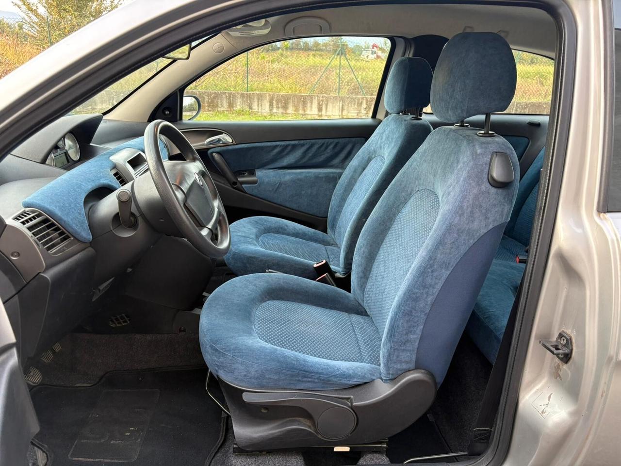 Lancia Ypsilon 1.2 Benzina 60CV NEOPATENTATI