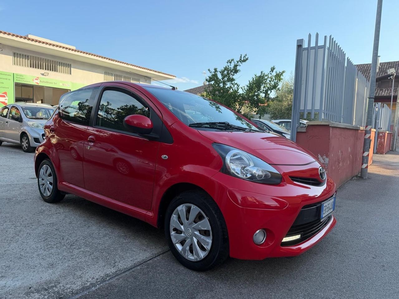 Toyota Aygo 1.0 12V VVT-i 5 porte Lounge Connect MMT
