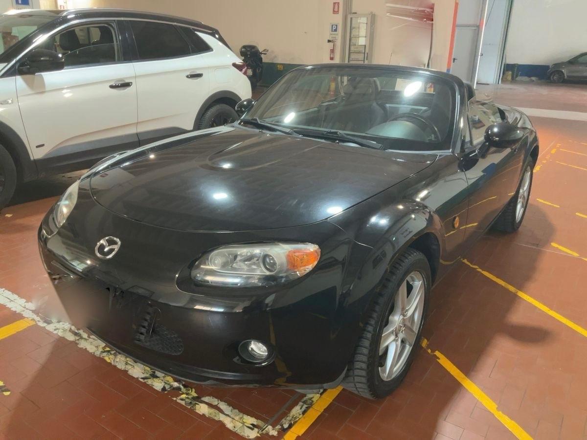 Mazda MX-5 Roadster Coupé 1.8L Wind