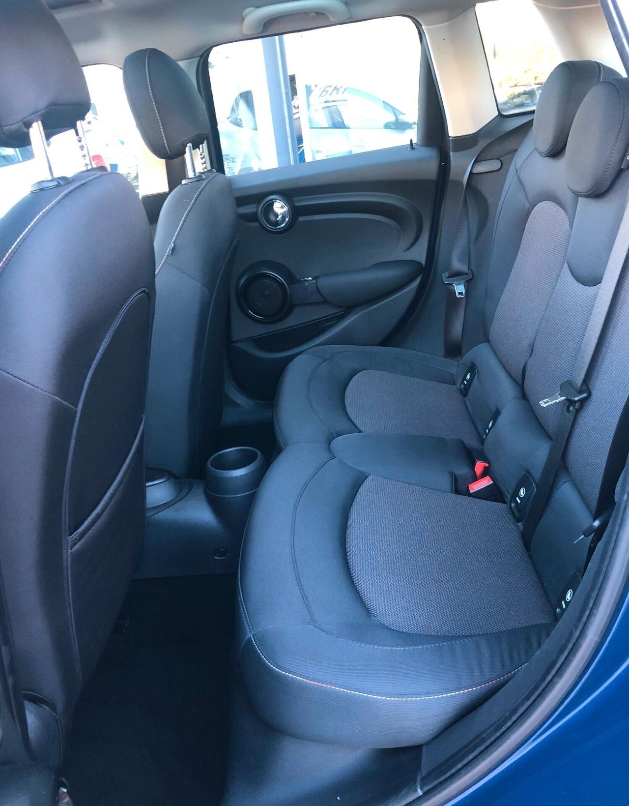 Mini Cooper D 5porte 1.5 Business auto tetto panoramico apribile