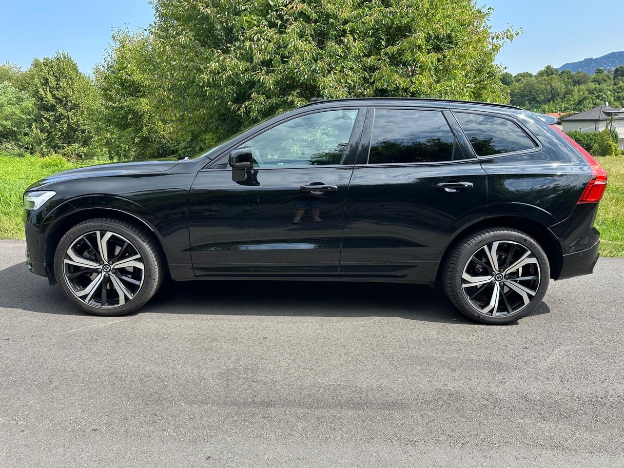 Volvo XC 60 B5 (d) AWD Ultimate Dark - 2023