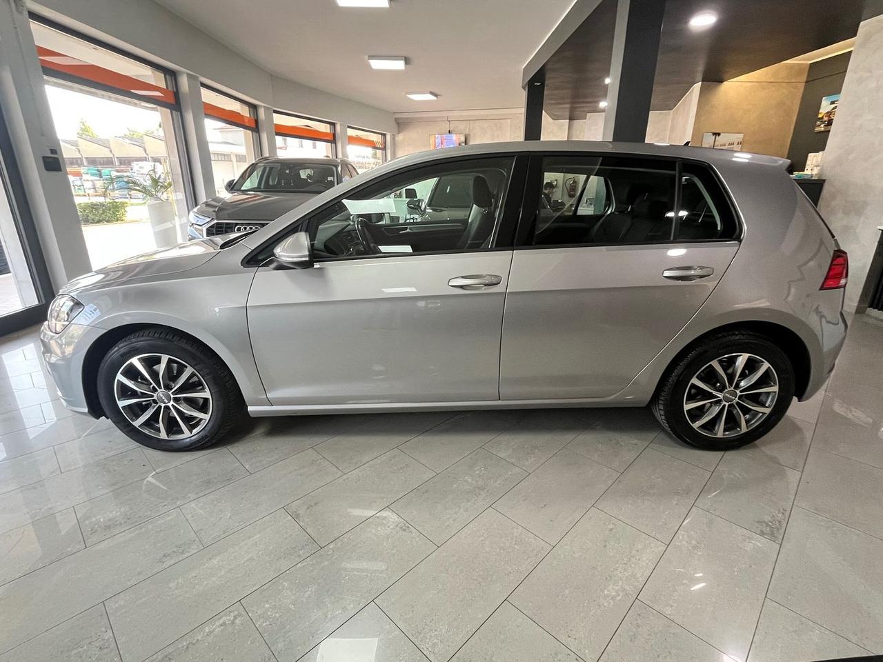 Volkswagen Golf 1.6 TDI BlueMotion Trendline #6755
