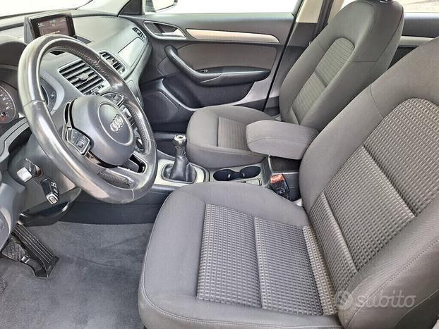 Audi Q3 2.0 TDI 120 CV Sport Navigatore Fari Led.