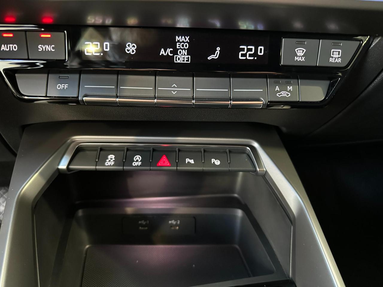 Audi A3 Sportback 35 2.0 tdi Business Advanced s-tronic-Carplay-18"