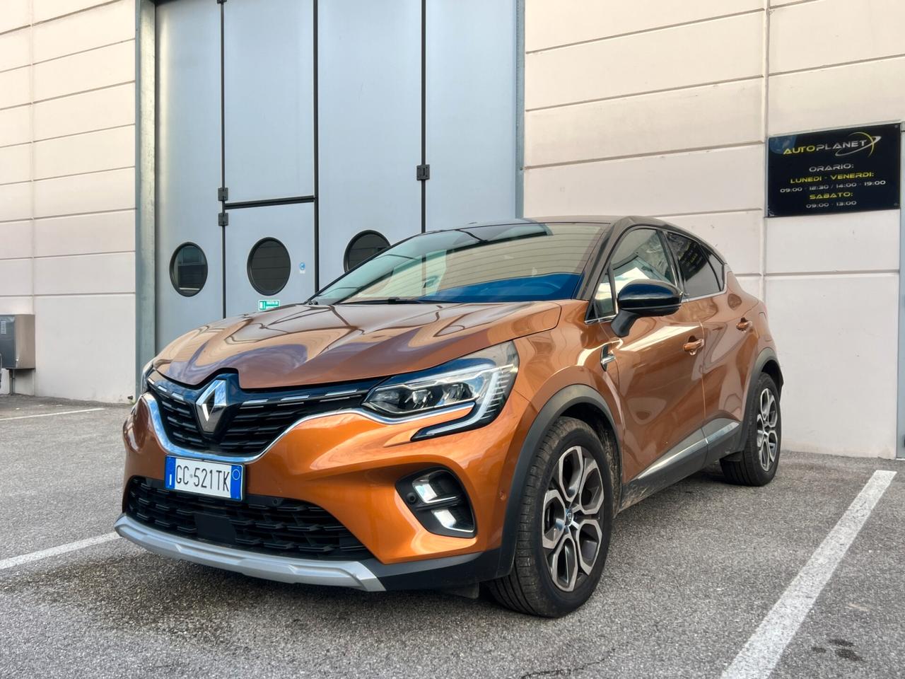 Renault Captur Plug-IN Hybrid E-Tech 160 CV Initiale Paris