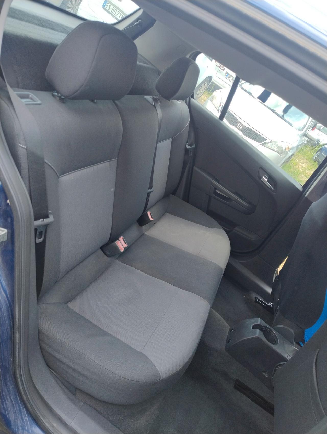 Opel Astra 1.6 16V VVT 5 porte Easytronic Cosmo