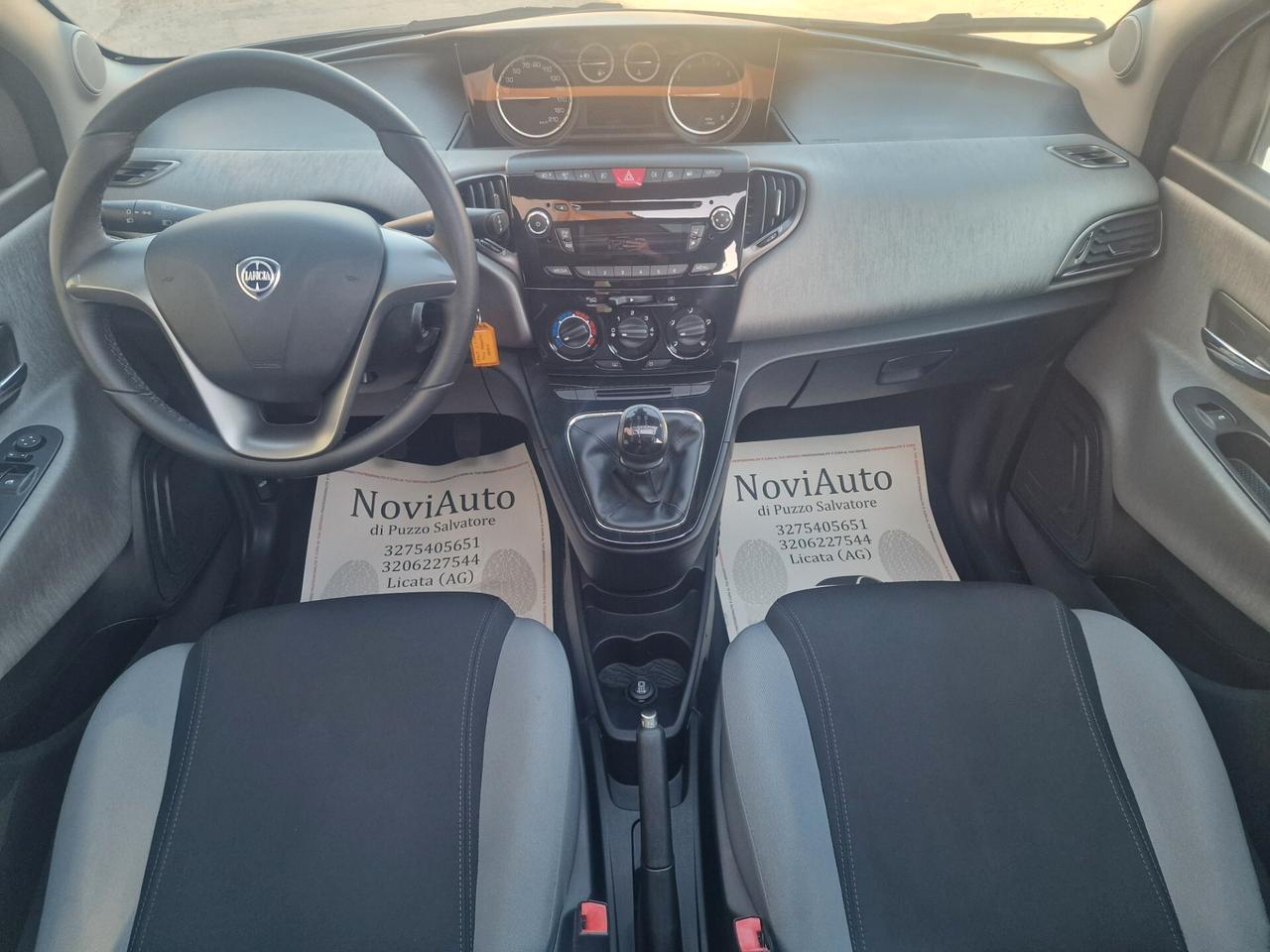 Lancia Ypsilon 1.2 benzina 70cv Tetto panoramico