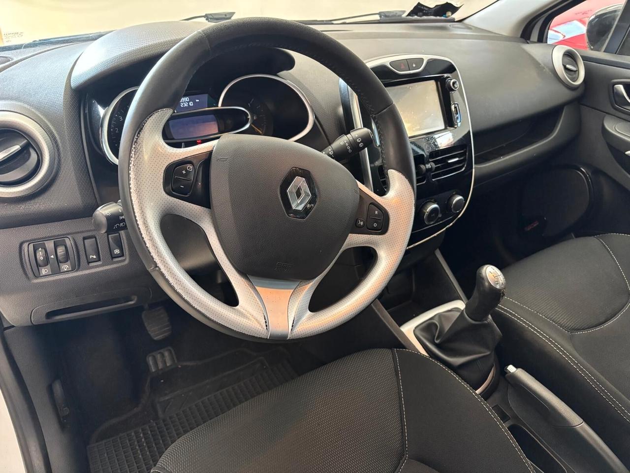 RENAULT CLIO ANNO 2015 DS 1.5 ADATTA NEOPATENTATI KM 83 MILA