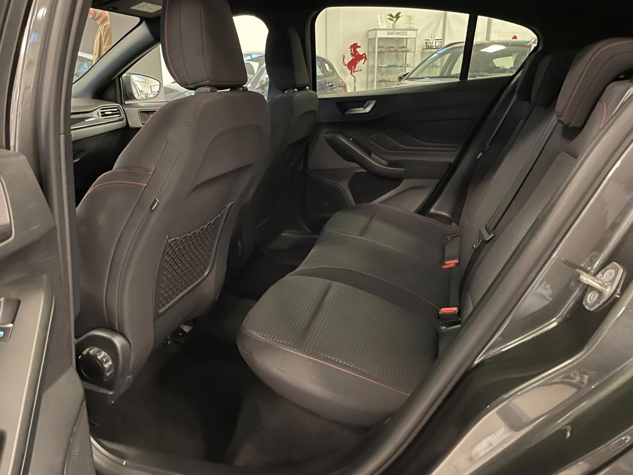 Ford Focus 1.5 EcoBlue 120cv A8 ST-Line