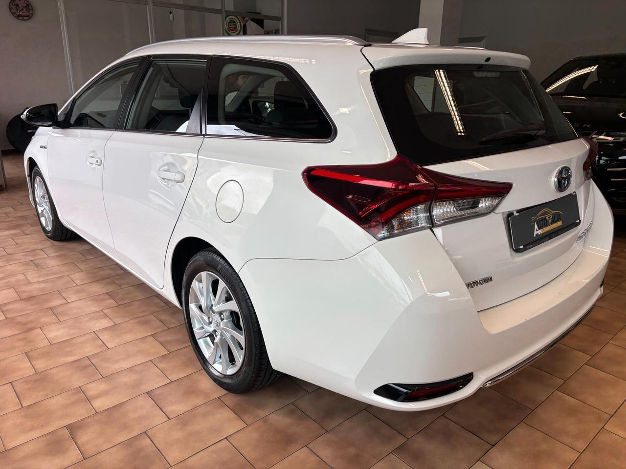 Toyota Auris Touring Sports 1.8h *EURO6B