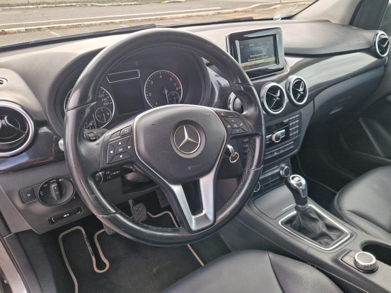 Mercedes-benz B 180 Premium Distribuzione fatta