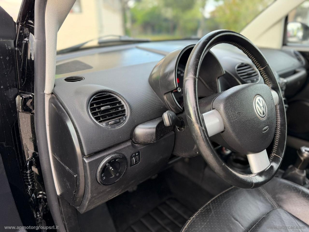 VOLKSWAGEN New Beetle 1.4 16V Cabrio