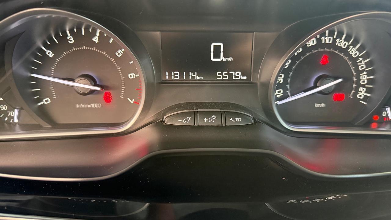 Peugeot 208 PureTech 82 5 porte Allure