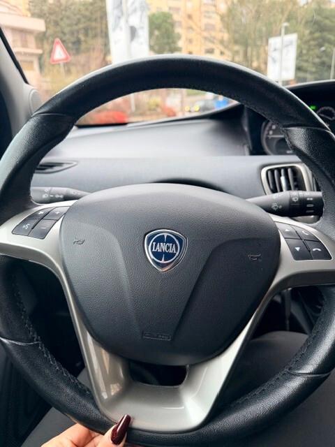 Lancia Ypsilon 1.0 FireFly 5 porte S&S Hybrid Gold 2022