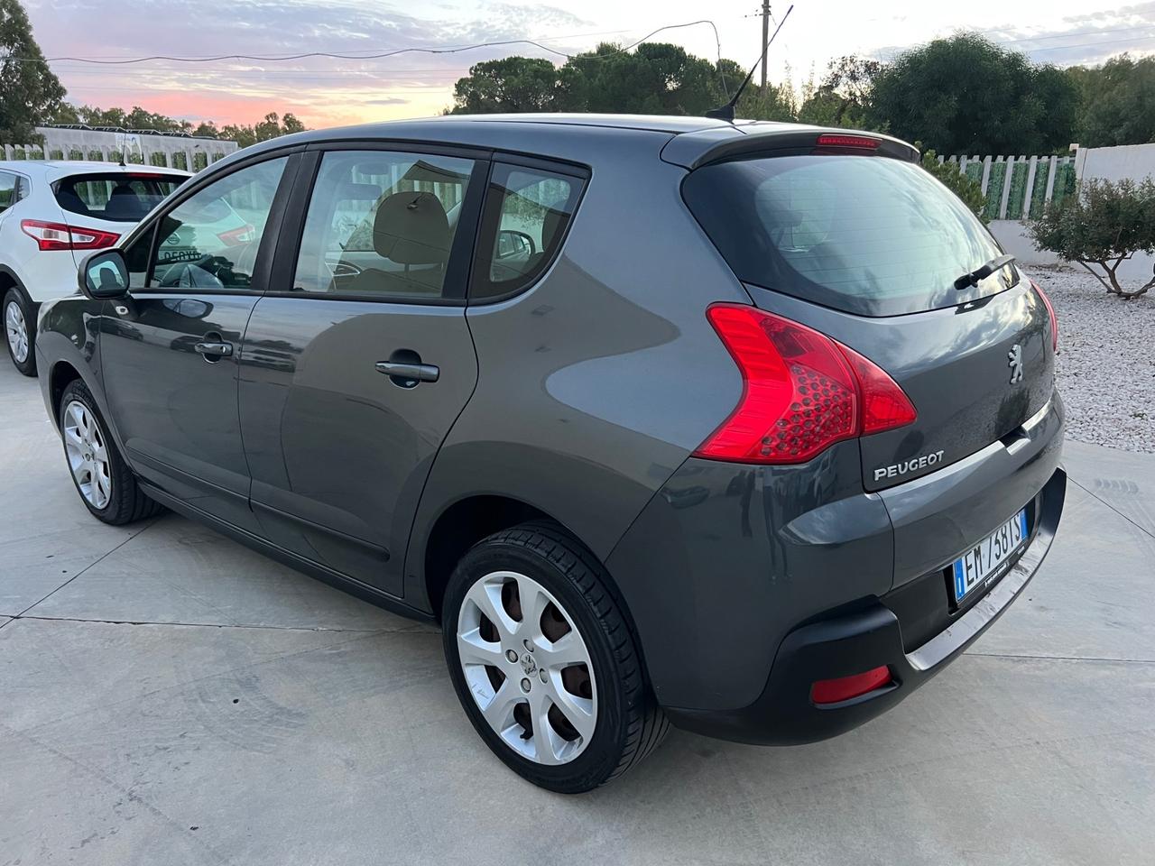 Peugeot 3008 1.6 HDi 112CV Active 2012