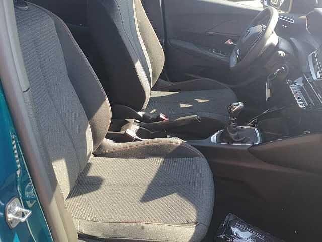 Peugeot 2008 1.2 PureTech 100cv STYLE KM ZERO