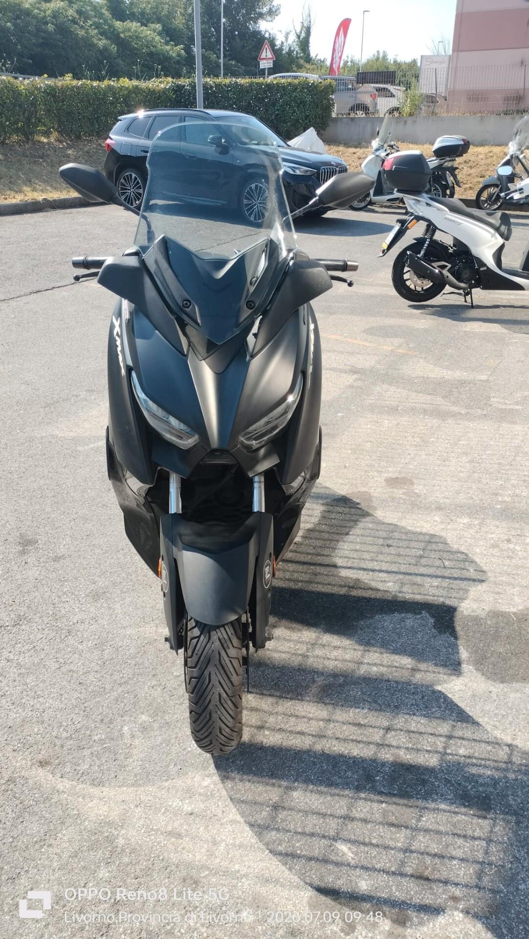 Yamaha X-Max 400