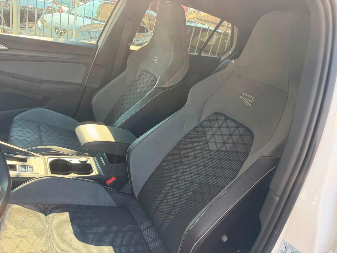 Volkswagen Golf 2.0 TDI 150 CV DSG SCR R-Line