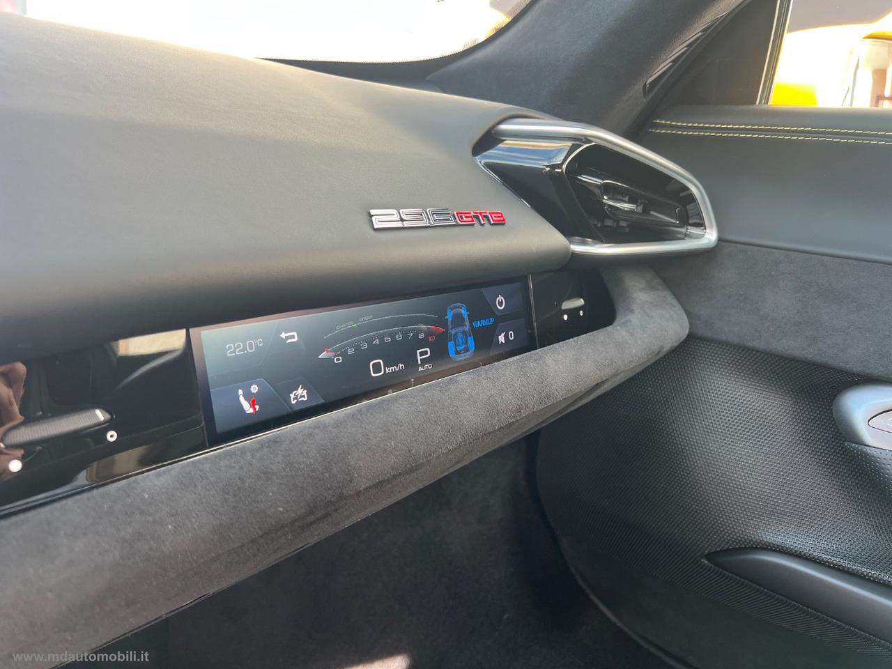 FERRARI 296 GTB CARBONIO SOLLEVATORE IVA ESPOSTA