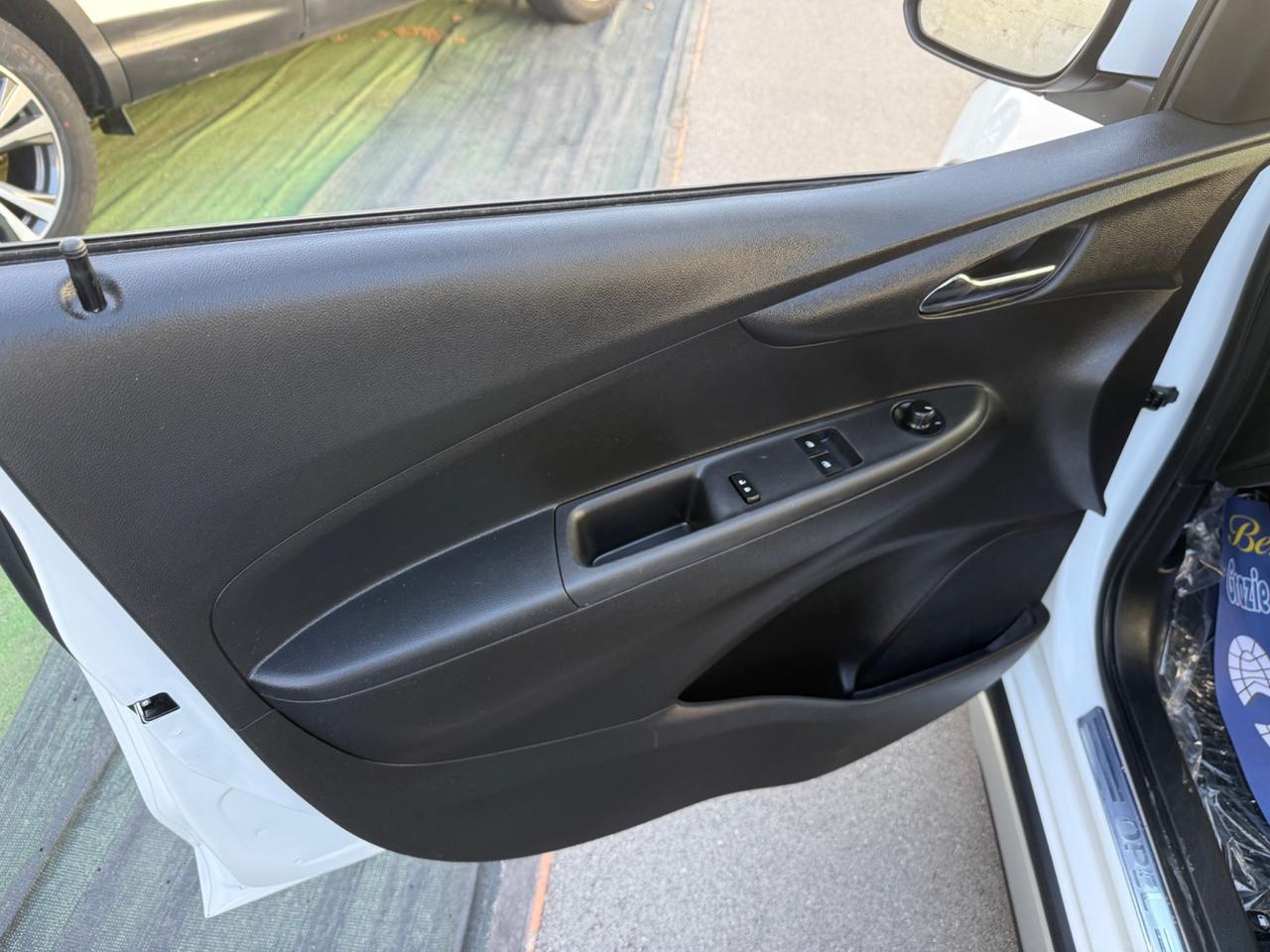 Opel Karl Rocks 1.0benzina - 2018