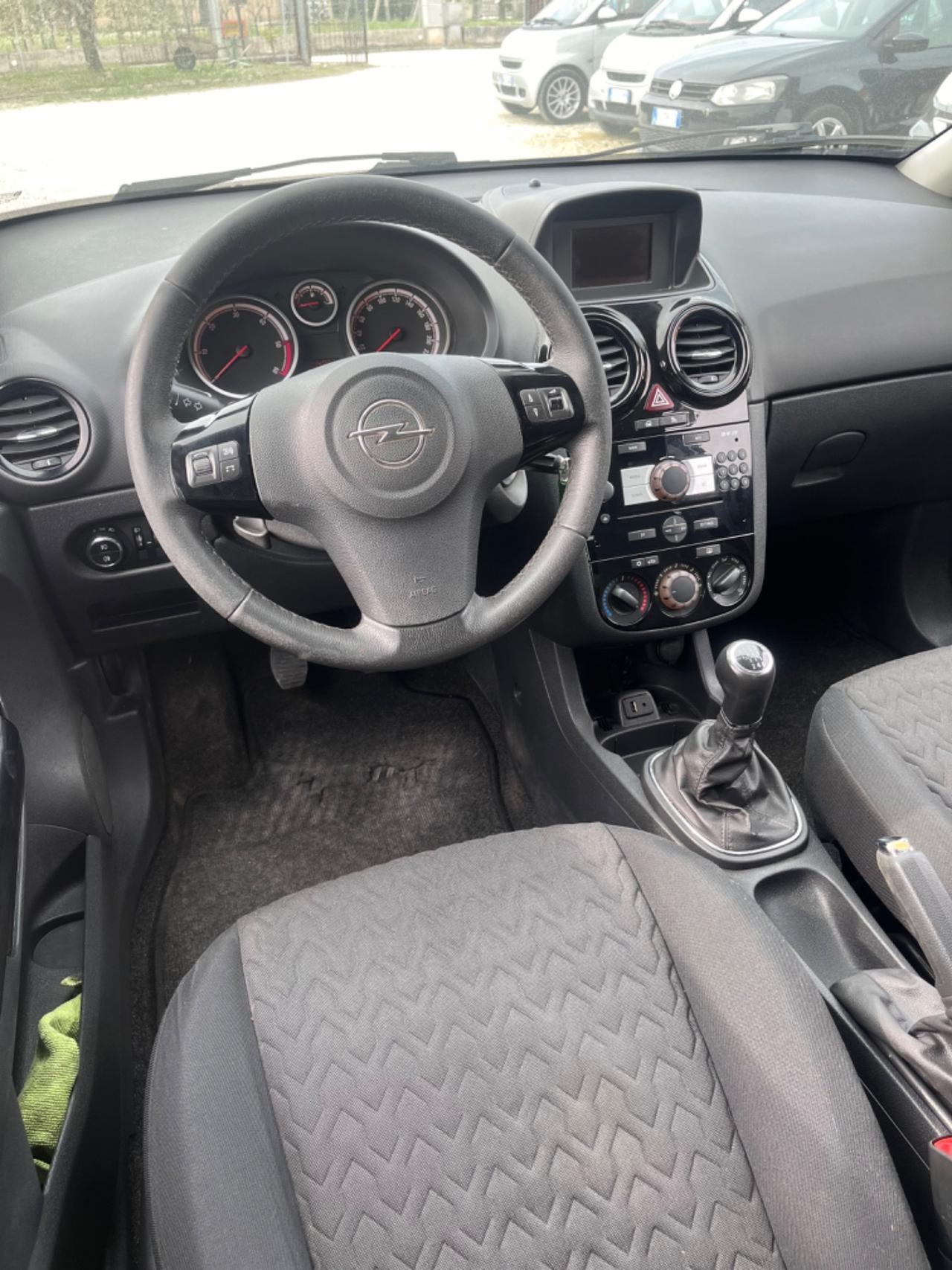 Opel Corsa 1.3 Diesel 2013 138000 km NEOPATENTATI